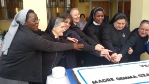 taglio torta suore 25.10.2015